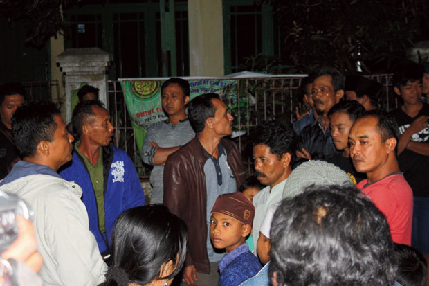Kelompok Bersajam Serang...