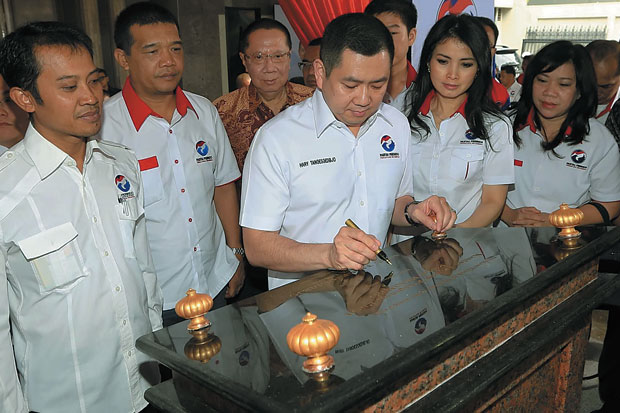 Pejabat dan Tokoh Politik...