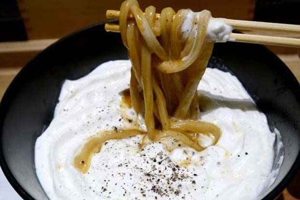 Kari Udon Hadir dengan...