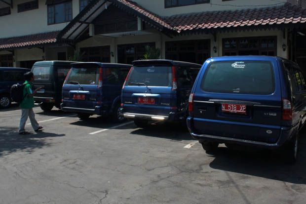 Pakai Mobil Dinas Harus...