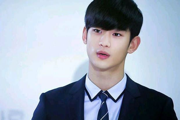 Kim Soo Hyun Kesulitan...