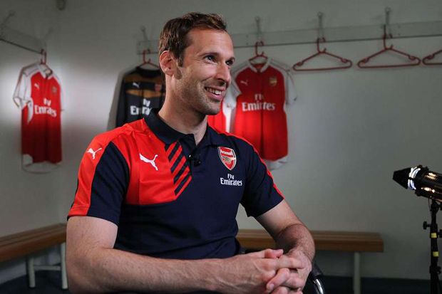 Cech Disebut Ular Memakai...