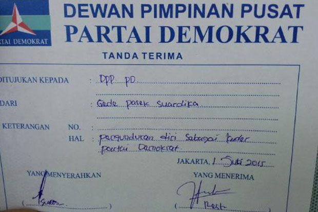 Pasek Resmi Mundur dari...