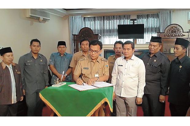 Dana Hibah Distop, Bupati...