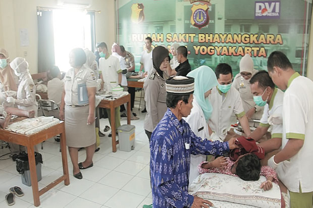 Polda DIY Gelar Khitanan...