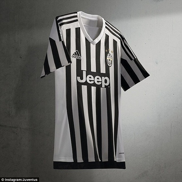 Juventus Rilis Jersey...