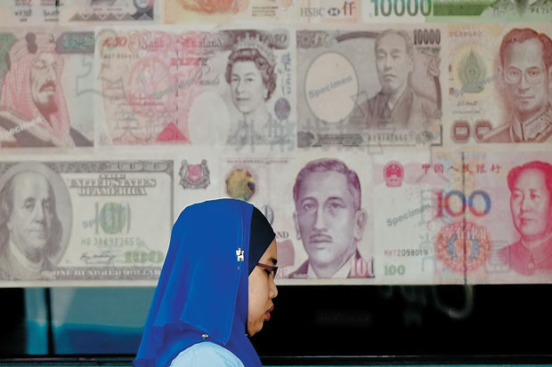Fitch Naikkan Outlook...