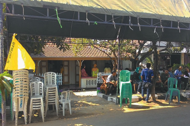 Anak, Menantu dan Dua...