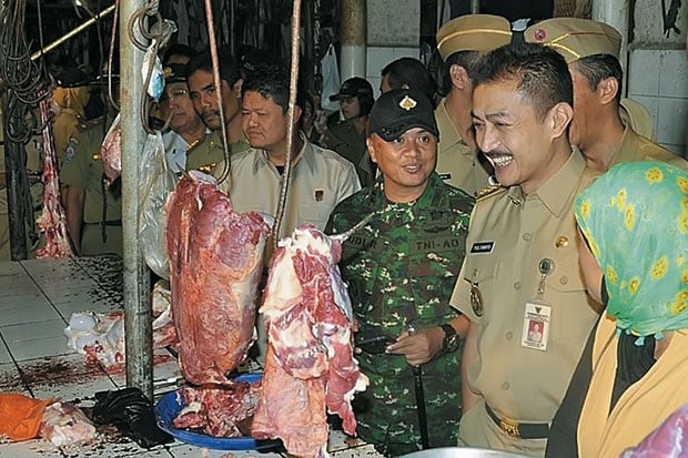 393 Kg Daging Gelonggongan...