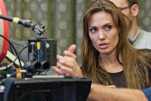 Berisiko Kanker, Angelina...