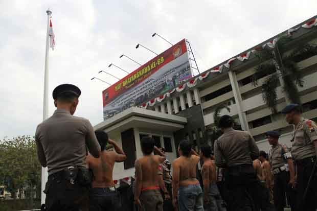 Terjaring Razia, Preman...