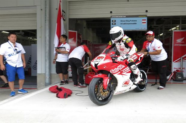 Dua Pembalap Indonesia...
