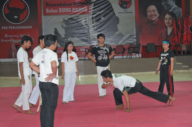 Bagi Ilmu ke Sekolah...