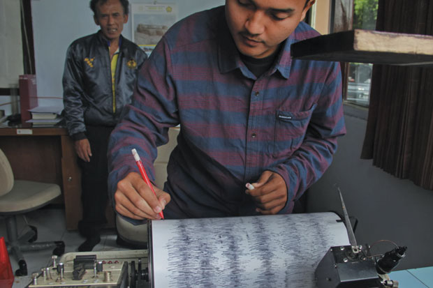 Intensitas Gempa Tremor...