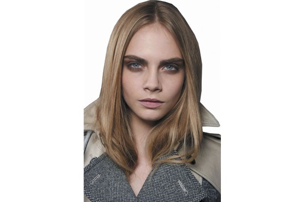 Alis Tebal dengan Eyebrow...