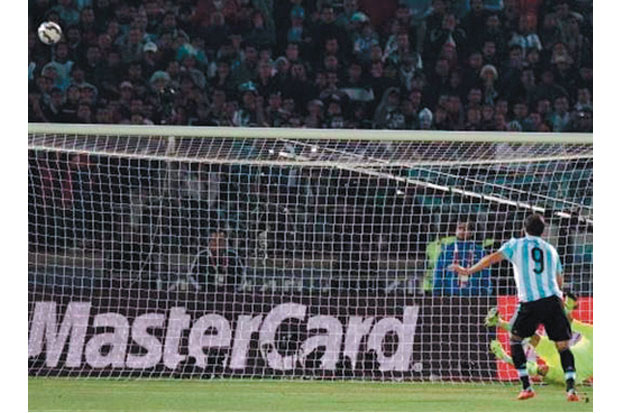 Higuain Jadi Kambing...