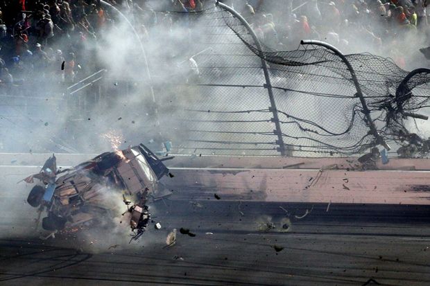 Mukjizat! Pembalap Nascar...