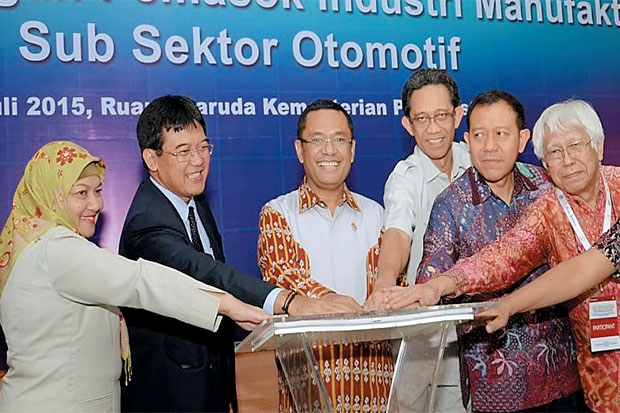 Industri Automotif Terus...