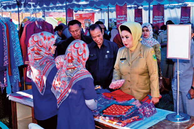 Pemkab Gelar Pasar Murah...