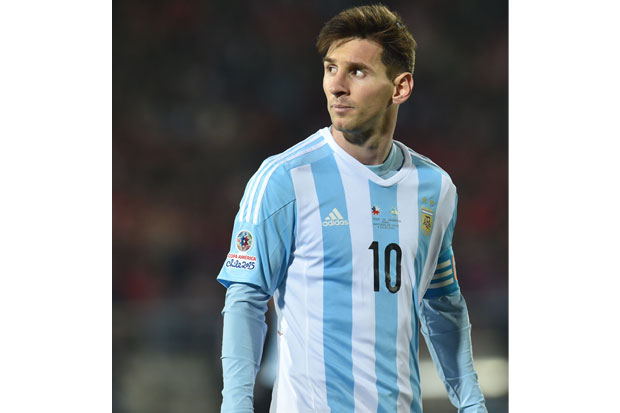 Lionel Messi Tolak Penghargaan...
