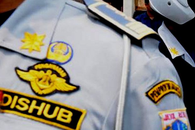 Melawan Petugas Dishub,...