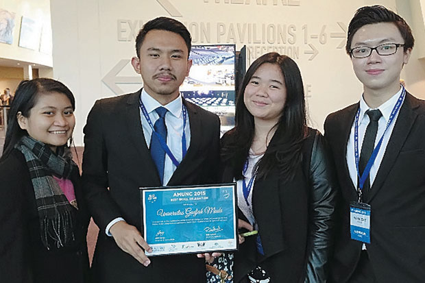 Boyong Dua Gelar, UGM...