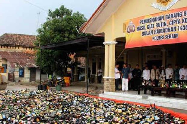 Polres Serang Musnahkan...