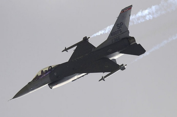 Jet Tempur F-16 dan...