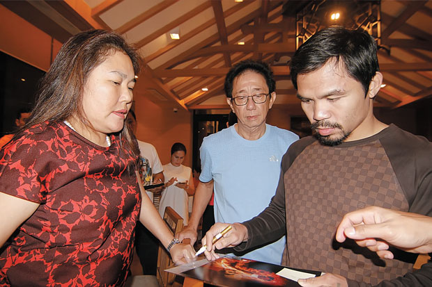Antara Syuting, Jenguk...
