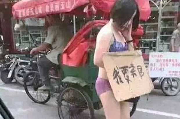 Pria China Paksa Istri...