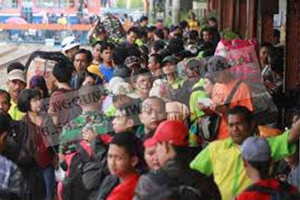 Pengguna Angkutan Capai...
