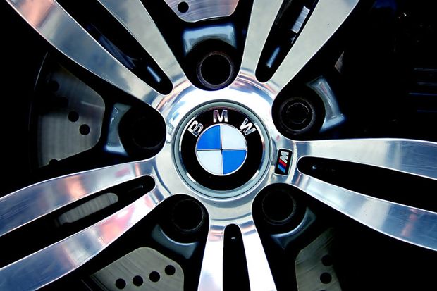 BMW Pangkas Harga Lima...