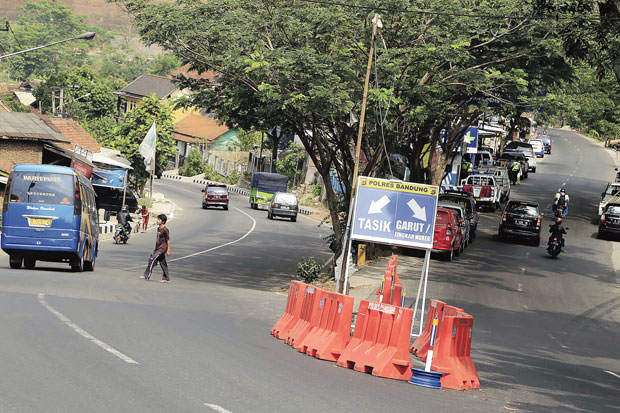 Pemudik Motor Diurai...
