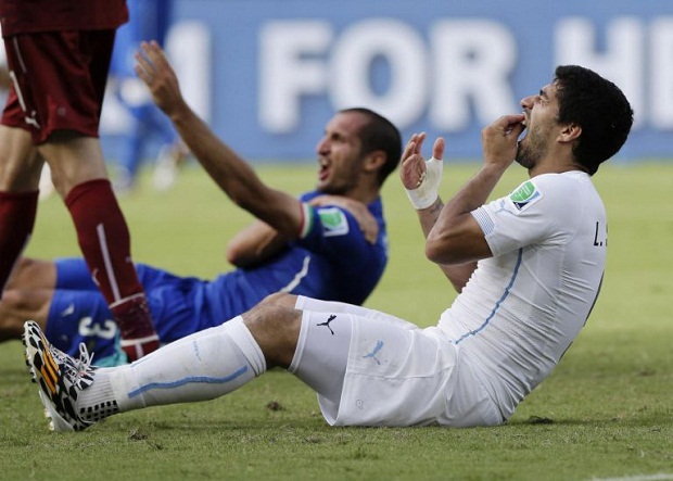 Suarez Minta FIFA untuk...
