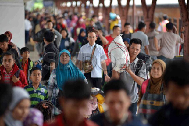 Puncak Arus Mudik DKI...