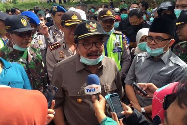 Soekarwo Pantau Erupsi...