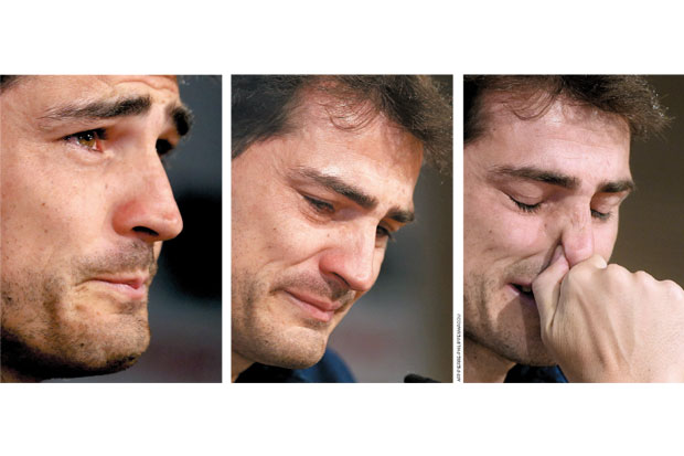 Berurai Air Mata, Casillas...