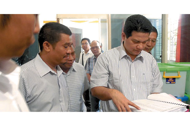 KPU Pantau Verifikasi...