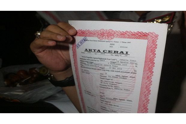 Surat Akta Cerai Palsu...