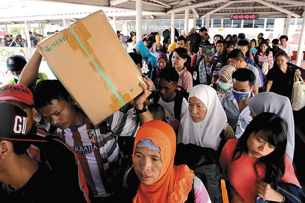 Pelabuhan Merak Masih...