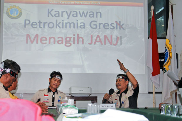 Karyawan Petro Siap...