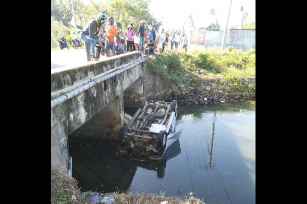 Sopir Mengantuk, Mobil...