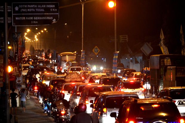 Semua Jalur Mudik Macet