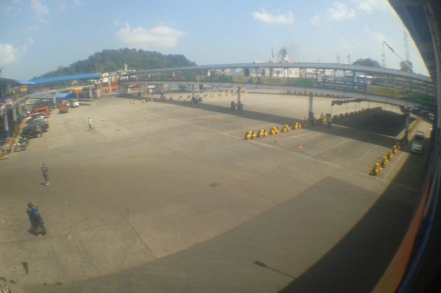 Pelabuhan Merak Lengang,...