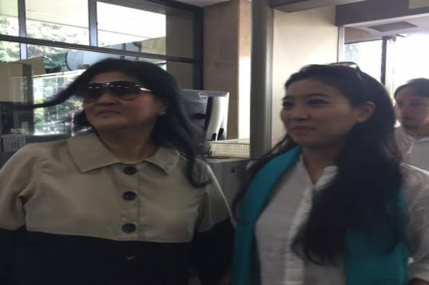 Artis Cantik Olivia...