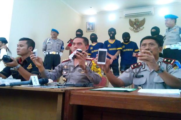 Perampokan Terhadap...