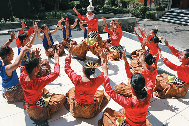 Ubaya Wakili Indonesia...