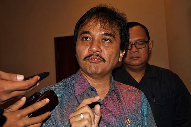 Roy Suryo: Menang di...