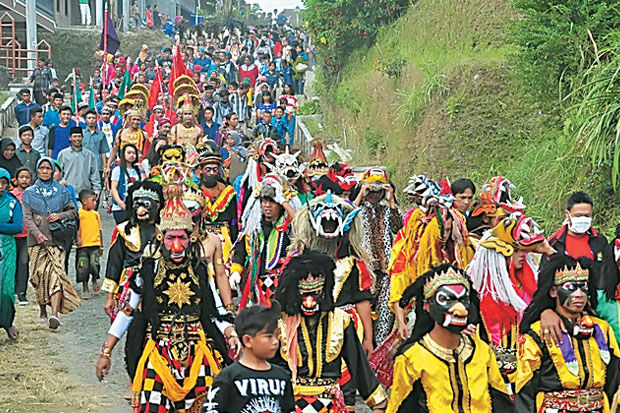 Warga Lereng Merbabu...