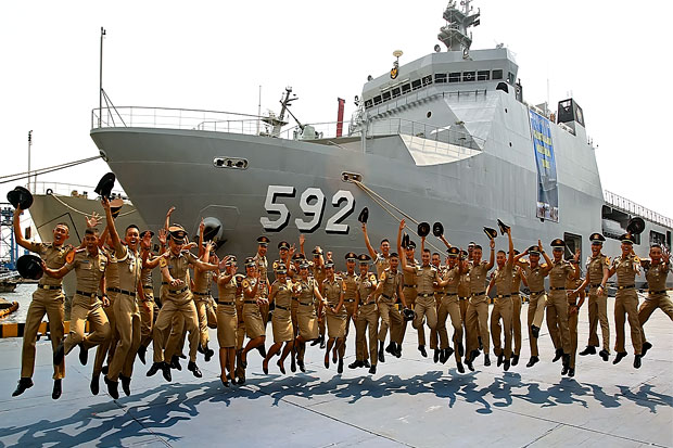 KRI Banjarmasin Harumkan...